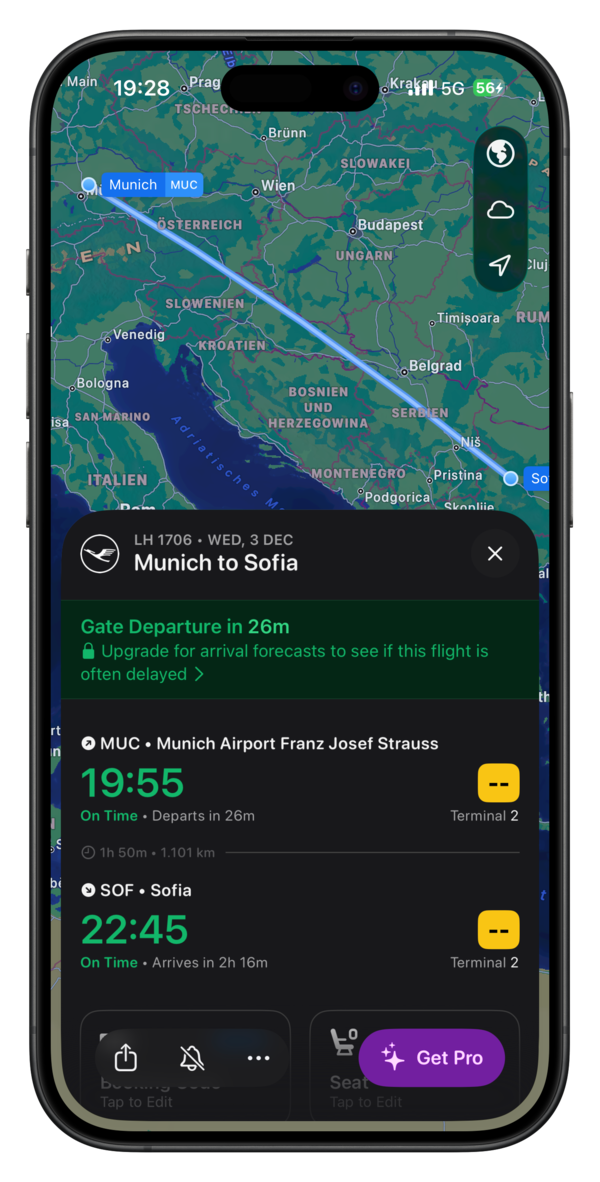 Eine Flugverfolgungs-App zeigt einen Flug von München nach Sofia mit Abflug um 19:55 Uhr und Ankunft um 22:45 Uhr.