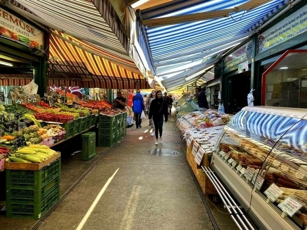 Auf dem Wiener Naschmarkt
