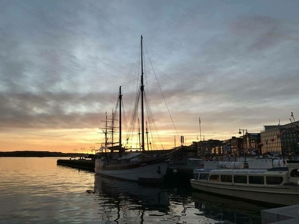 Sonnenuntergang am Hafen in Oslo