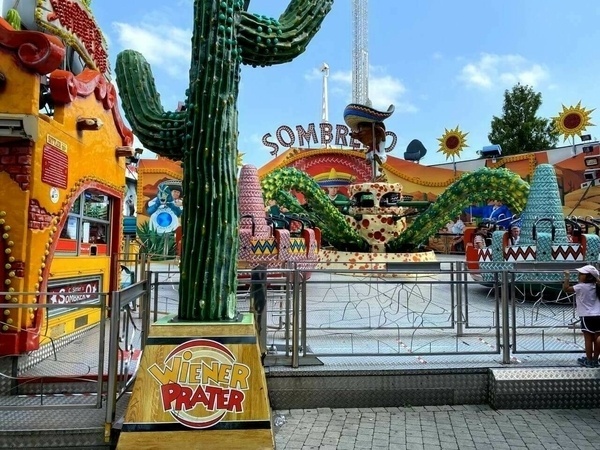 Das Lieblingskarusell der Kids am Prater: Der Sombrero