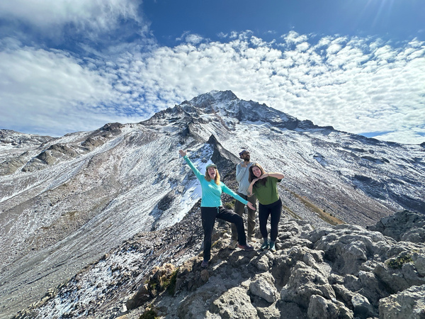 My favorite hike with two of my favorite people! An incredible day 😊